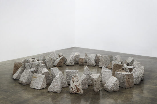 San Circle (산원 山圓), Diameter 360 cm, 58 Granite Stones,1993