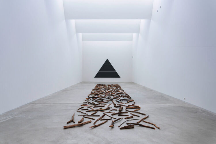 Alan Charlton and Richard Long at Kunst Museum Winterthur